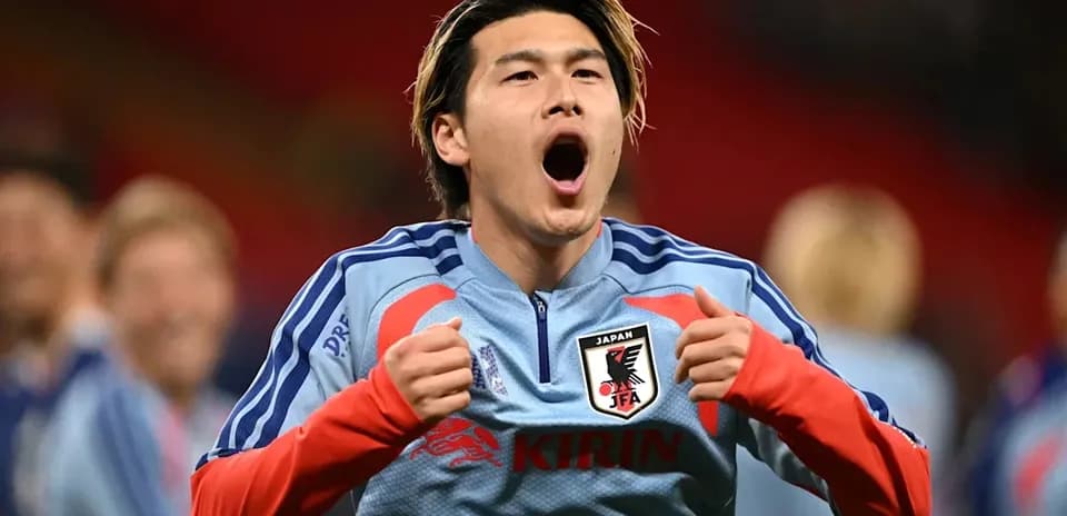 Futbolchi Japan formasi bilan qizg'in harakatda