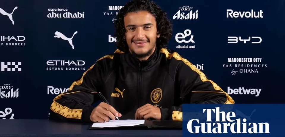 Futbolchi yangi shartnoma imzolayotgan paytda