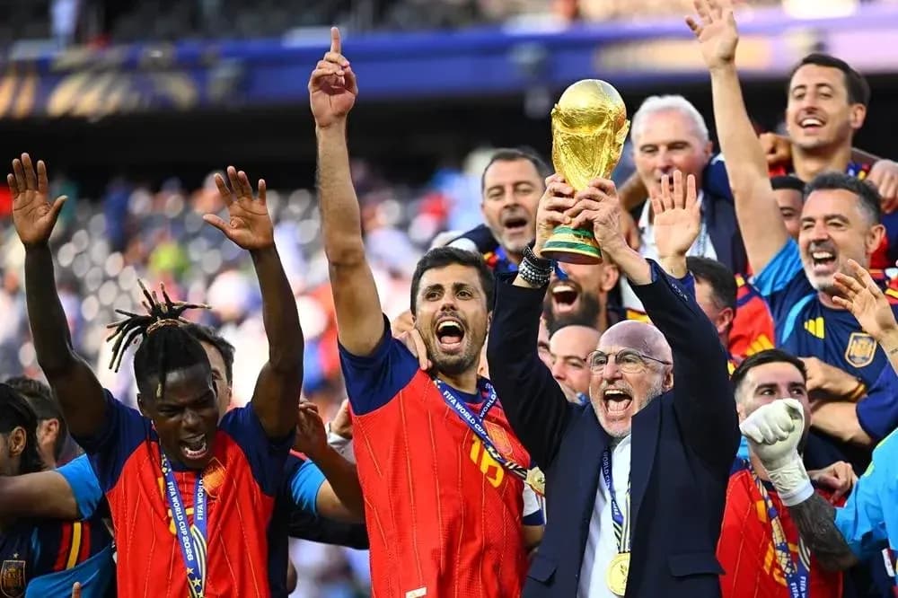 Ispaniya jamoasi FIFA Jahon kubogini qo'lga kiritmoqda
