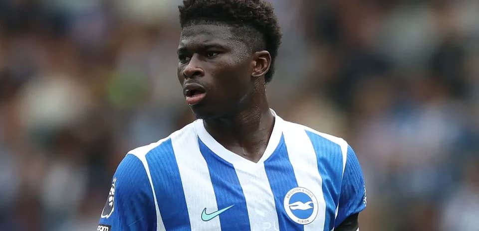 Futbolchi Brighton & Hove Albion formasida o'yinda
