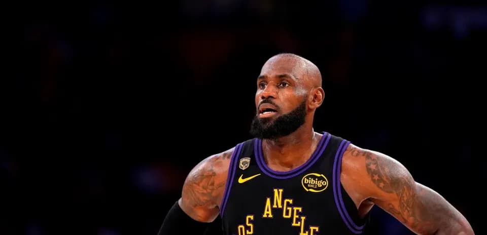 LeBron James in Los Angeles Lakers jersey during game