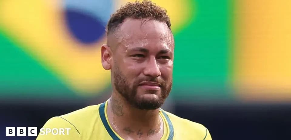 Neymar wearing Brazil jersey during match