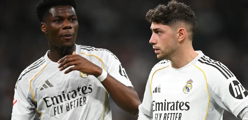 Duo of Real Madrid players discussing during match