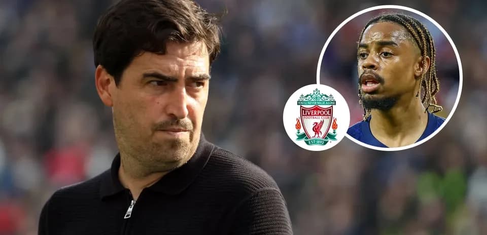 Futbol murabbiyi va futbolchi suratlari, Liverpool emblemasi