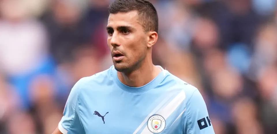 Futbolchi Manchester City forma kiygan