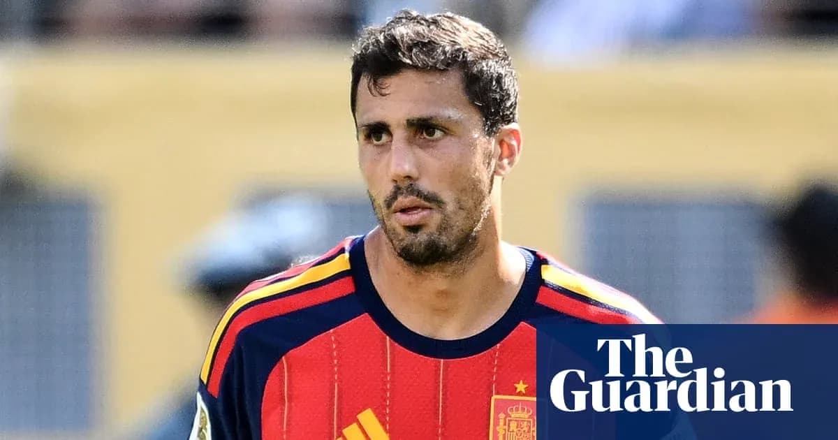 Futbolchi Ispaniya terma jamoasi formasi bilan Futbolchi Ispaniya terma jamoasi formasi bilan