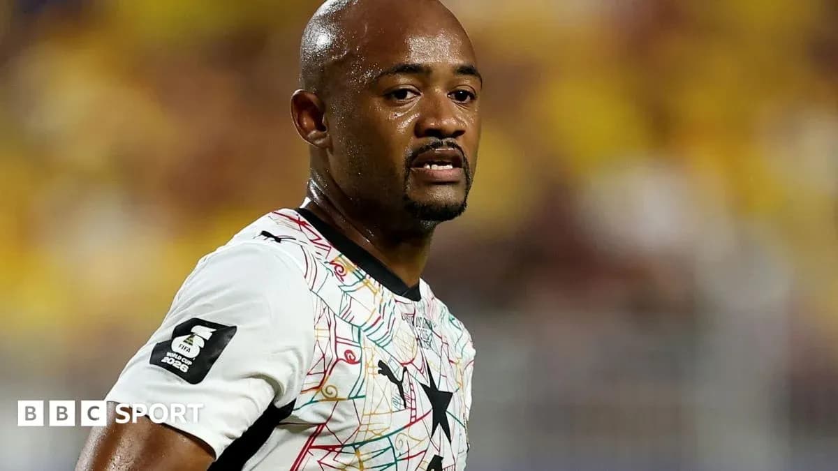 Futbolchi o'yin davomida maydonda Futbolchi o'yin davomida maydonda