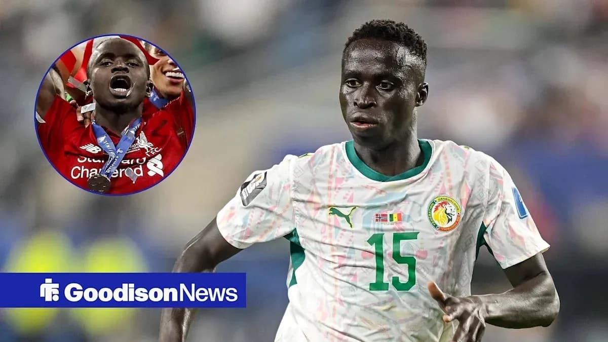 Sadio Mané playing for Senegal during a match Sadio Mané playing for Senegal during a match