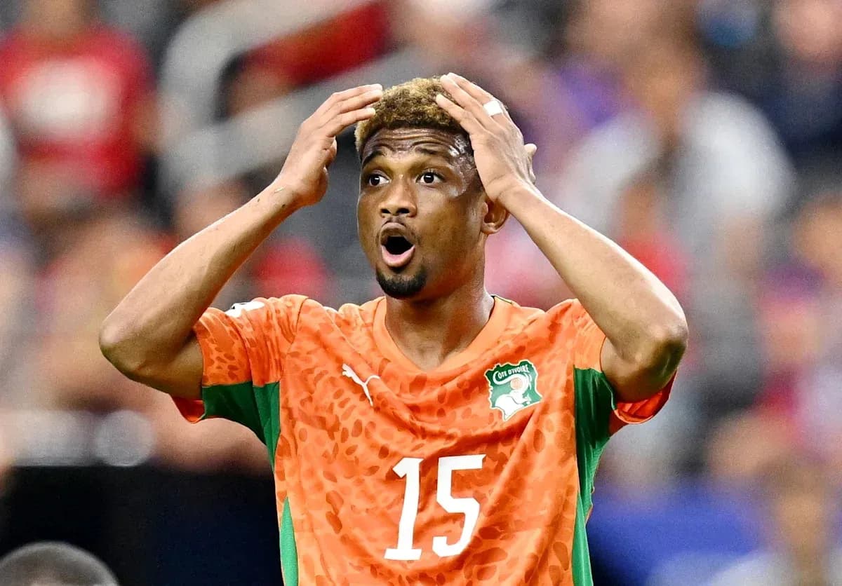 Futbolchi xayolga kelmayotgan holatni ifodalaydi Futbolchi xayolga kelmayotgan holatni ifodalaydi