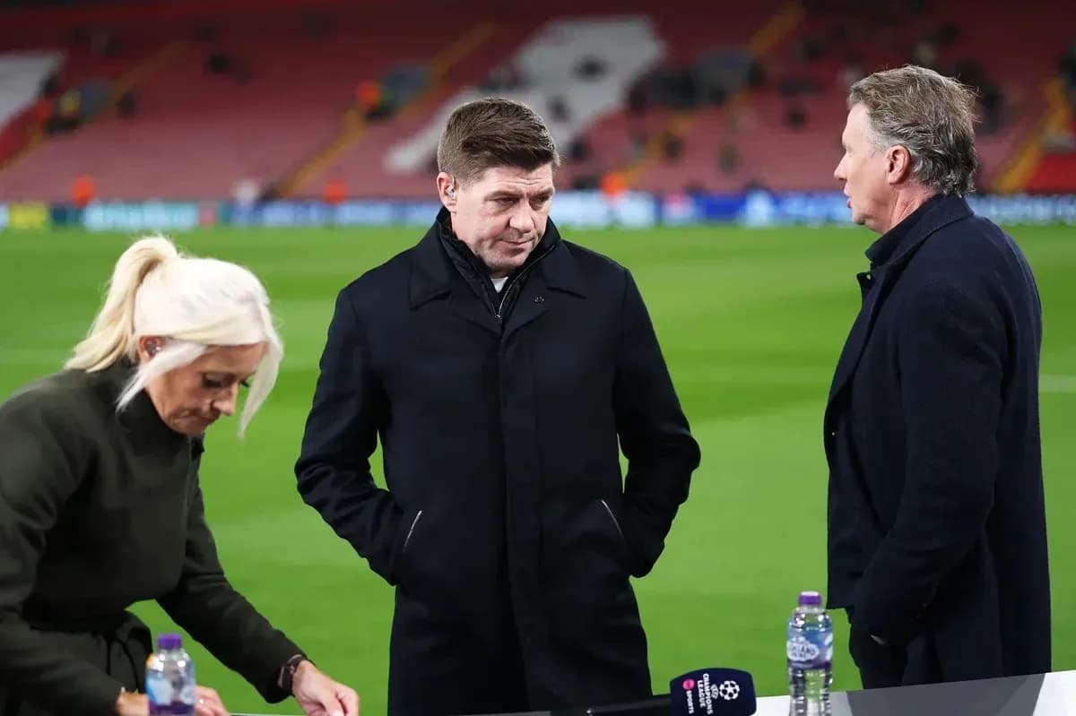 Analysts discussing match before the game starts Analysts discussing match before the game starts