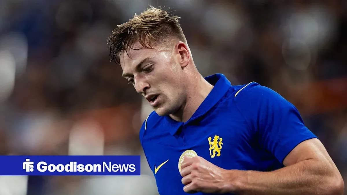 Futbolchi Chelsea formasida o'ynayapti Futbolchi Chelsea formasida o'ynayapti