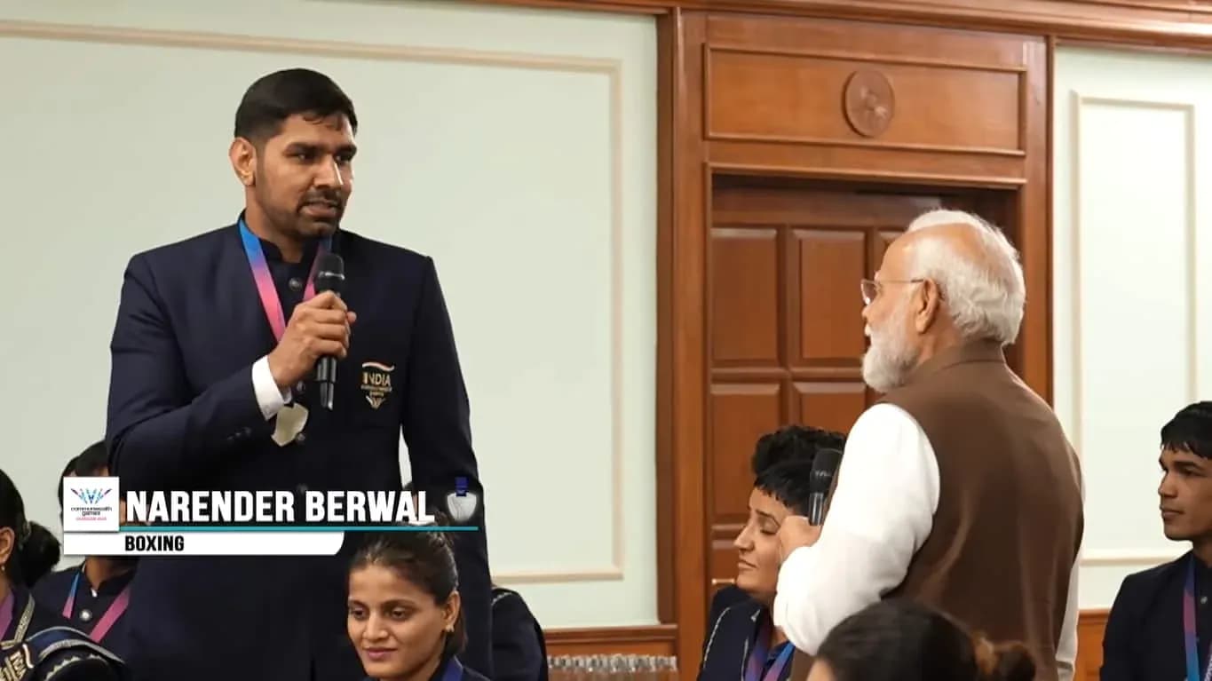 Narender Berwal speaking to Prime Minister Modi Narender Berwal speaking to Prime Minister Modi