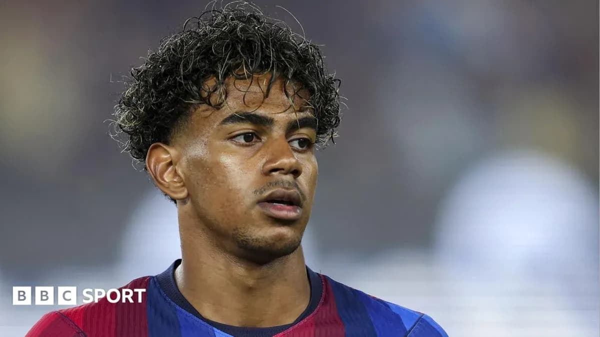 Futbolchi Barcelona formasida, o'yin paytida Futbolchi Barcelona formasida, o'yin paytida