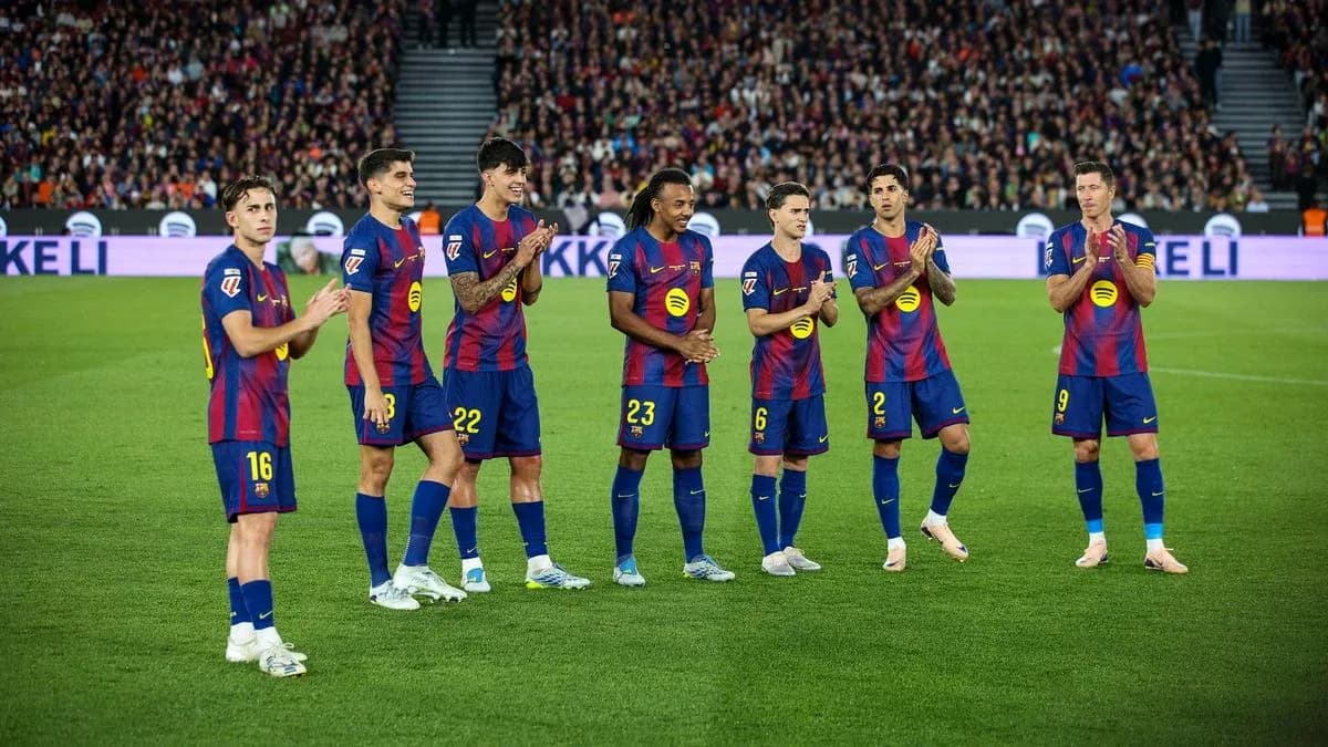 Barcelona players applauding during a match event Barcelona players applauding during a match event