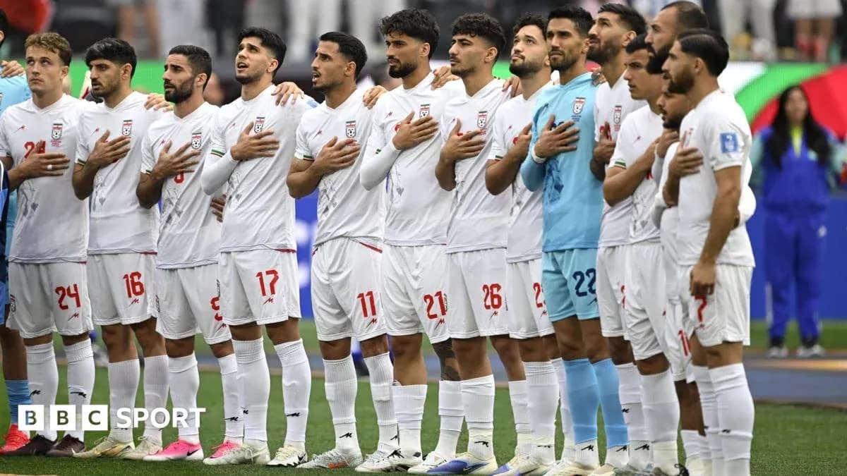 Eron futbol jamoasi himn aytayotgani Eron futbol jamoasi himn aytayotgani