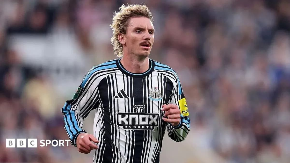 Futbolchi Newcastlda o'ynab ketmoqda Futbolchi Newcastlda o'ynab ketmoqda