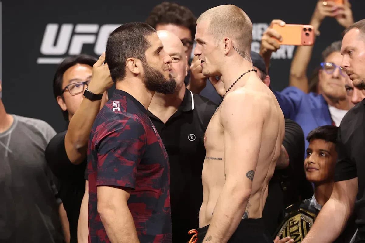 Fighters facing off at UFC weigh-in event Fighters facing off at UFC weigh-in event