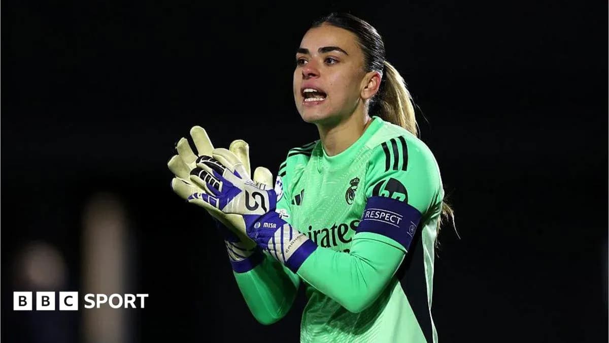 Darvozabon Real Madrid o'yinchisi maydonda Darvozabon Real Madrid o'yinchisi maydonda