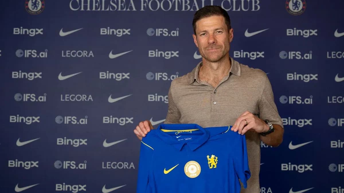 Yangi murabbiy Chelsea formasini ushlab turibdi Yangi murabbiy Chelsea formasini ushlab turibdi