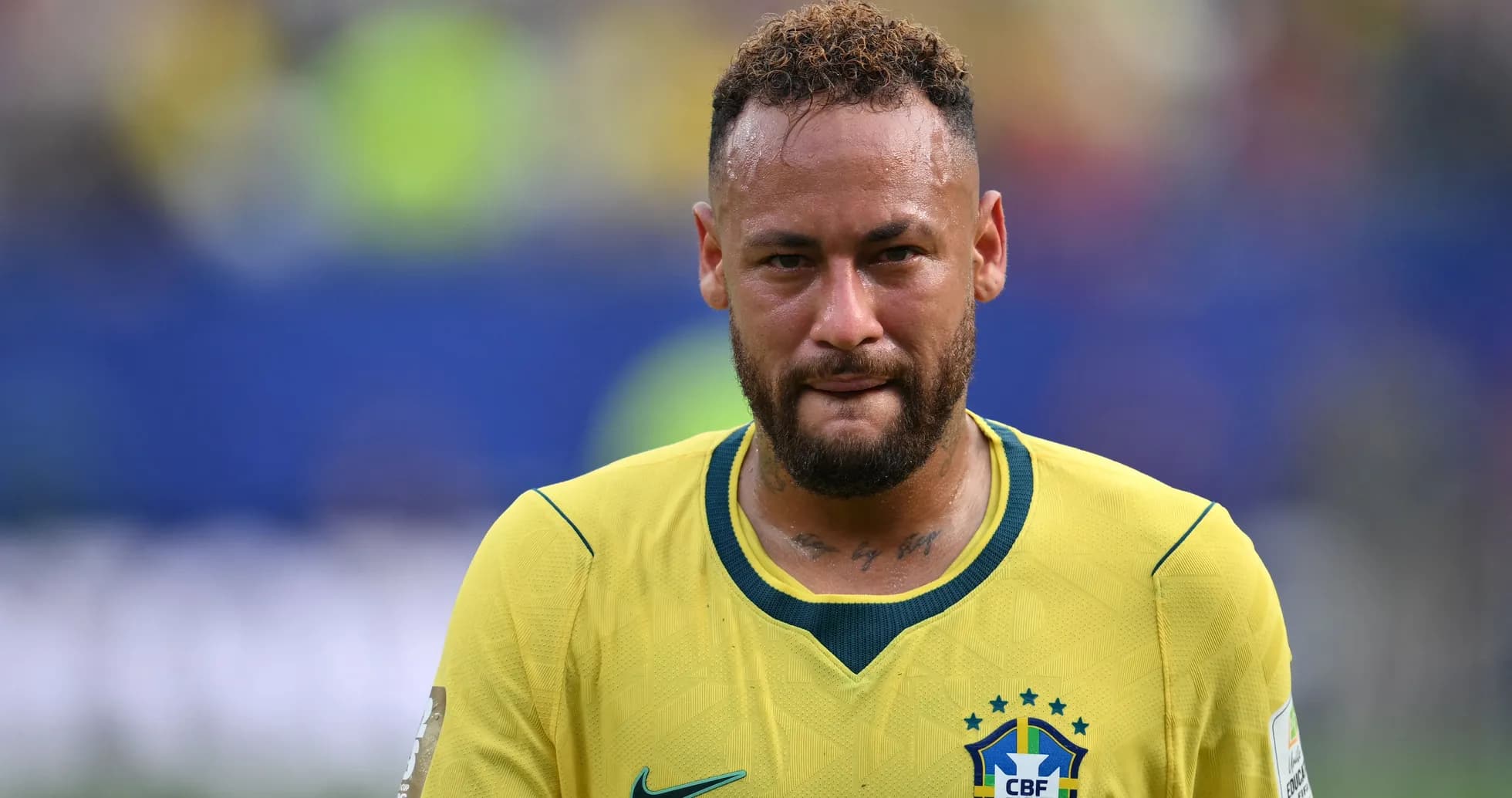 Futbolchi Neymar Braziliya terma jamoasi formasi bilan Futbolchi Neymar Braziliya terma jamoasi formasi bilan
