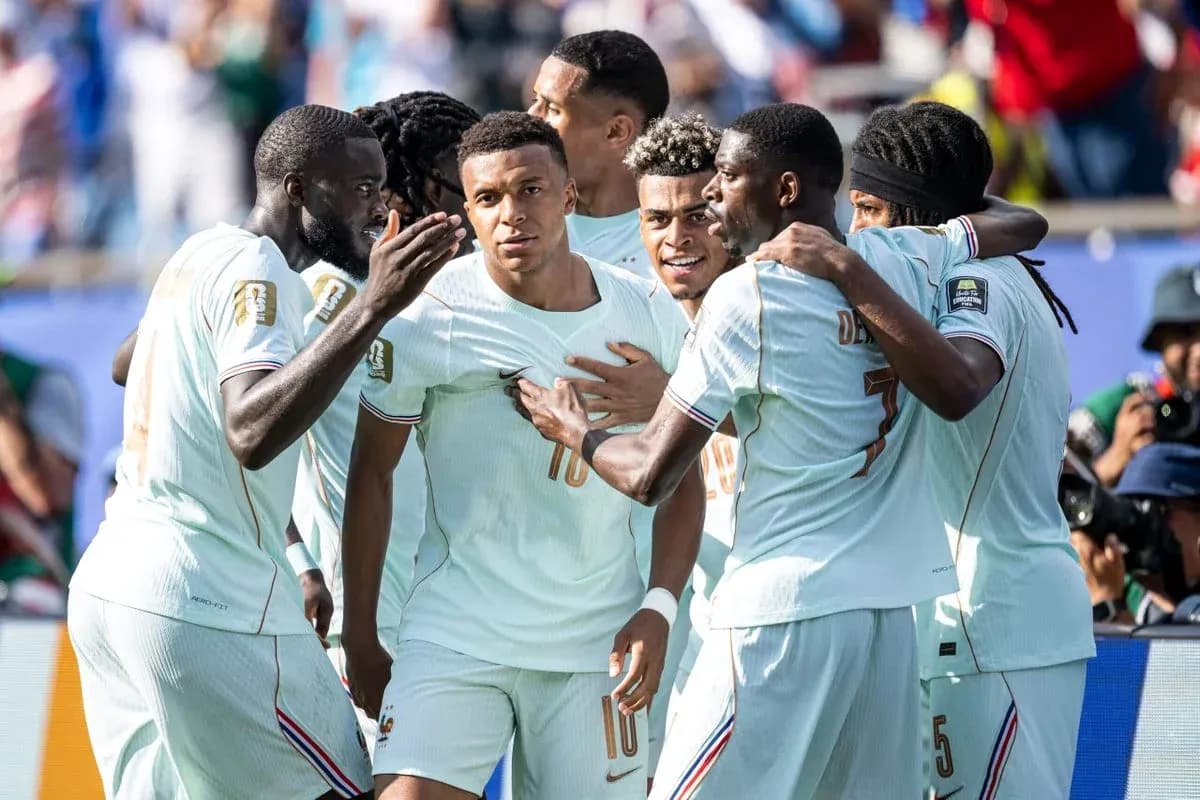 Fransiya futbolchilarining gollaridan keyingi nishonlash Fransiya futbolchilarining gollaridan keyingi nishonlash