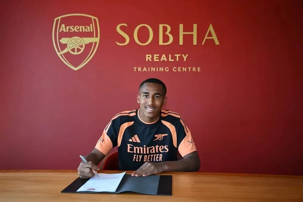 Futbolchi shartnoma imzolayotgani Arsenal markazida Futbolchi shartnoma imzolayotgani Arsenal markazida