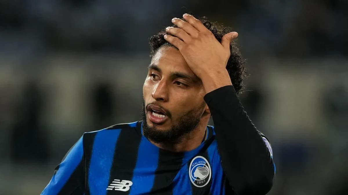 Futbolchi Atalanta formasi bilan o'yinda Futbolchi Atalanta formasi bilan o'yinda