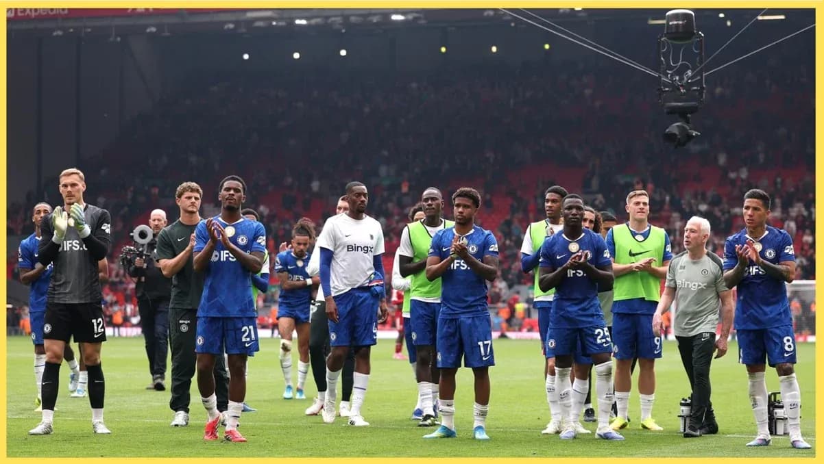 Chelsea players applauding fans after the match Chelsea players applauding fans after the match