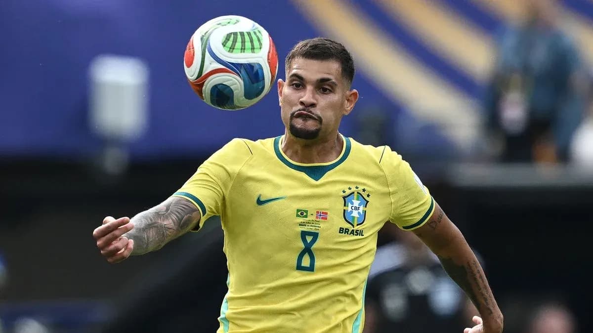 Futbolchi to'pni qabul qilmoqda, Braziliya formasi Futbolchi to'pni qabul qilmoqda, Braziliya formasi