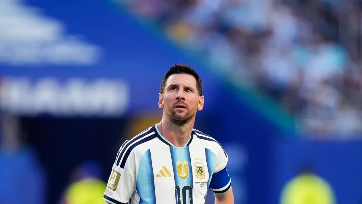 Lionel Messi looking up during a match Lionel Messi looking up during a match