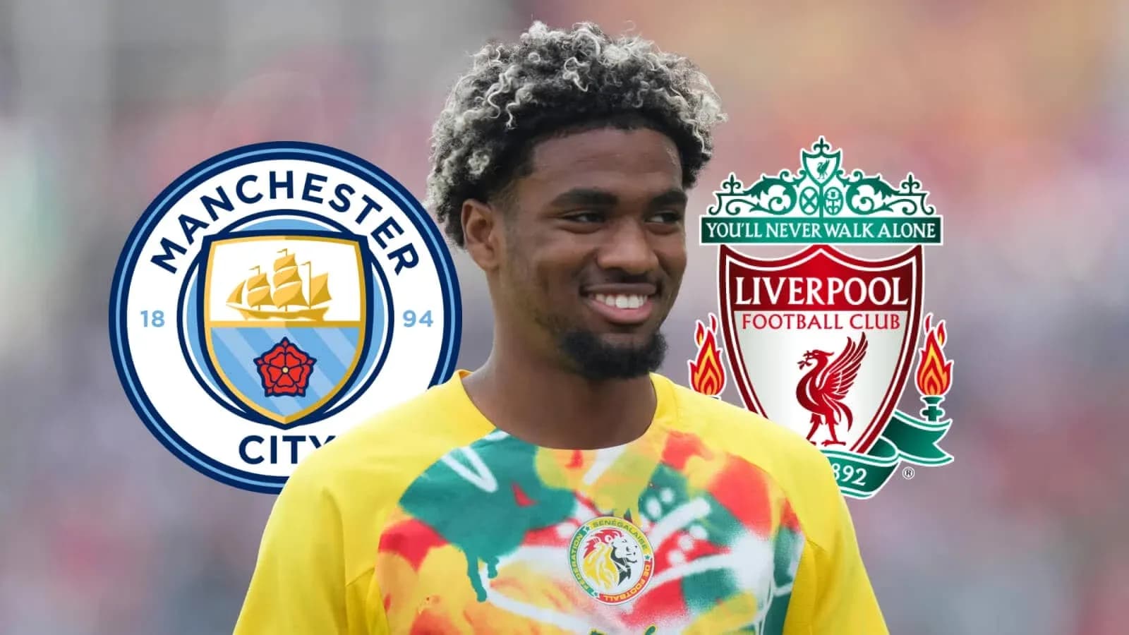 Futbolchi Manchester City va Liverpool logotiplari bilan Futbolchi Manchester City va Liverpool logotiplari bilan