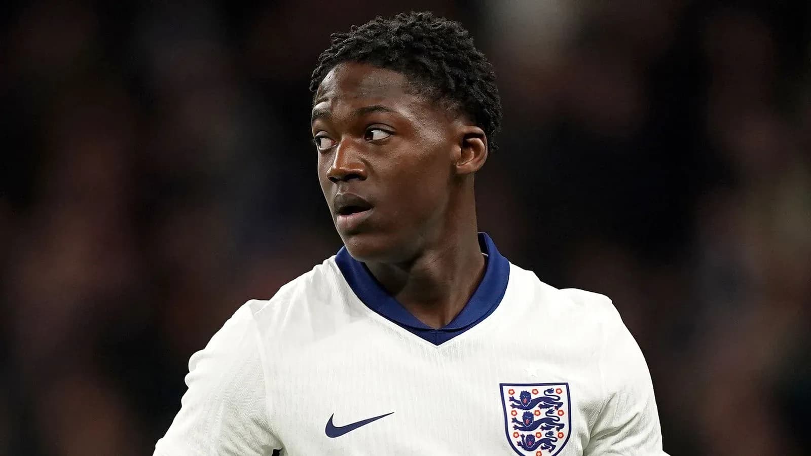 Futbolchi o'yinda, England formasida Futbolchi o'yinda, England formasida
