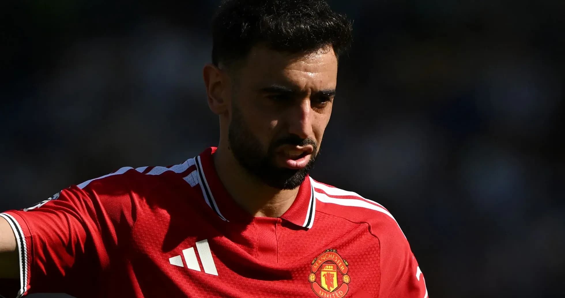 Futbolchi maydonda Manchester United formasida Futbolchi maydonda Manchester United formasida