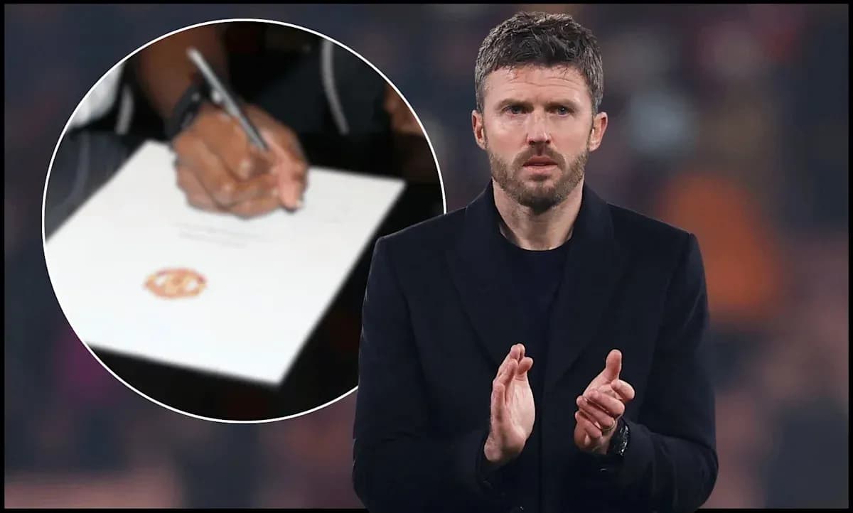Michael Carrick applauding with contract signing in background Michael Carrick applauding with contract signing in background
