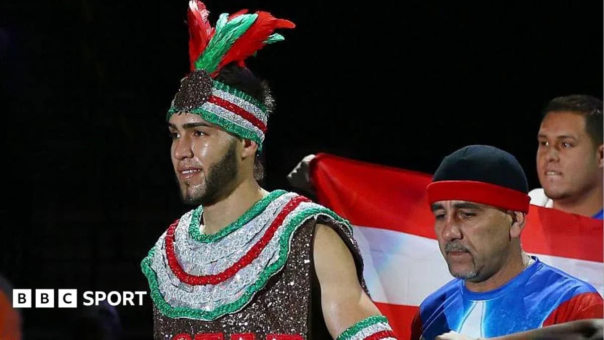 Bokschi ringga kirish paytida, qo'llab-quvvatlovchilar bilan Bokschi ringga kirish paytida, qo'llab-quvvatlovchilar bilan